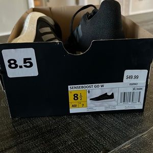 🟠BRAND NEW🟠 Women’s ADIDAS Running shoes size 8 1/2